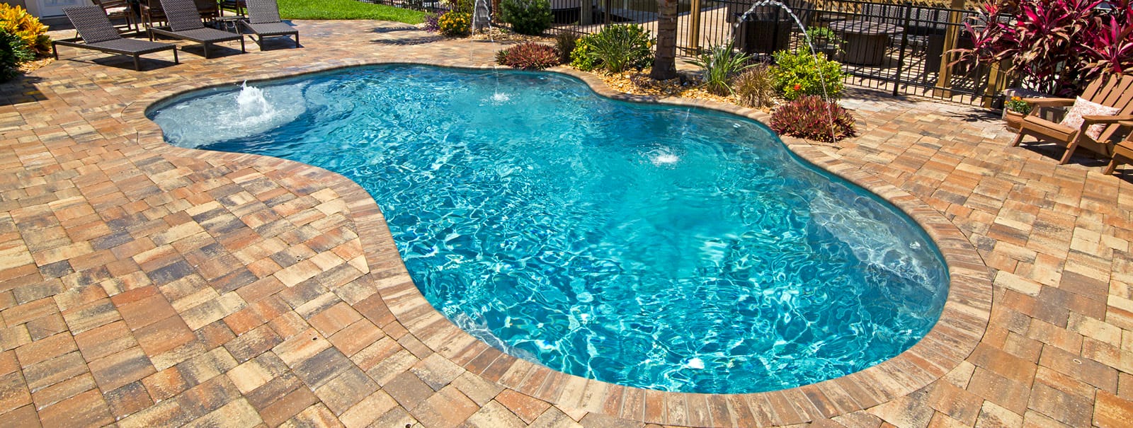 Featuring luxury pool installations in Mobile