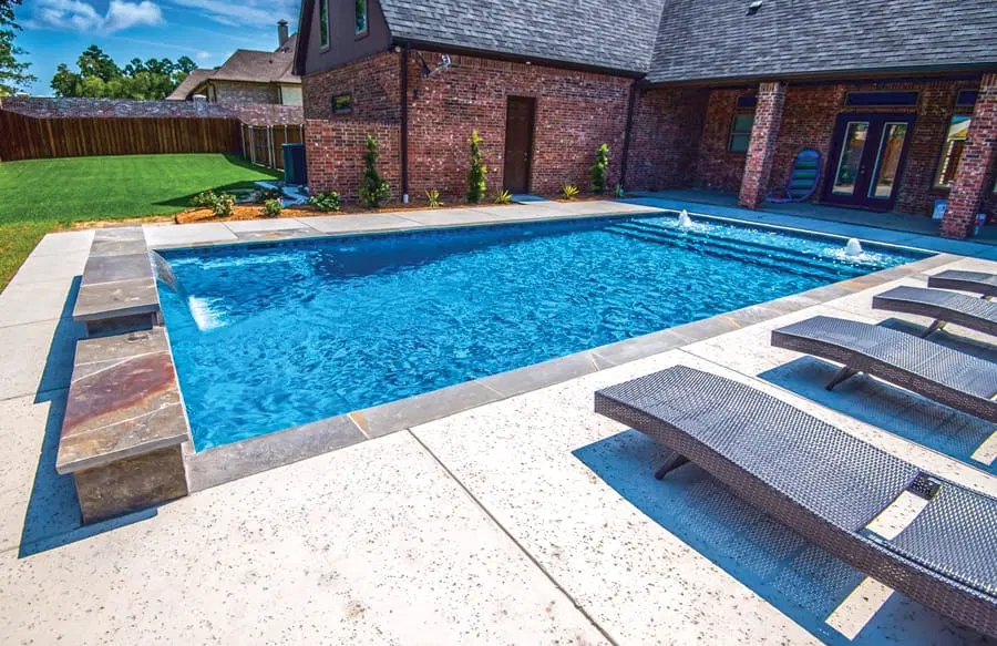 Custom swimming pool design in Clear Lake