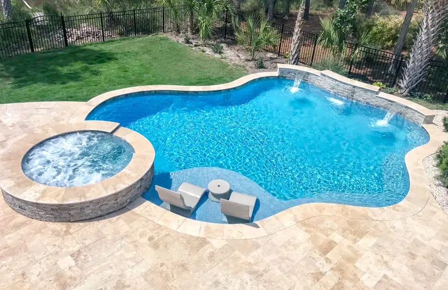 Building stylish swimming pools with Clear Lake builders
