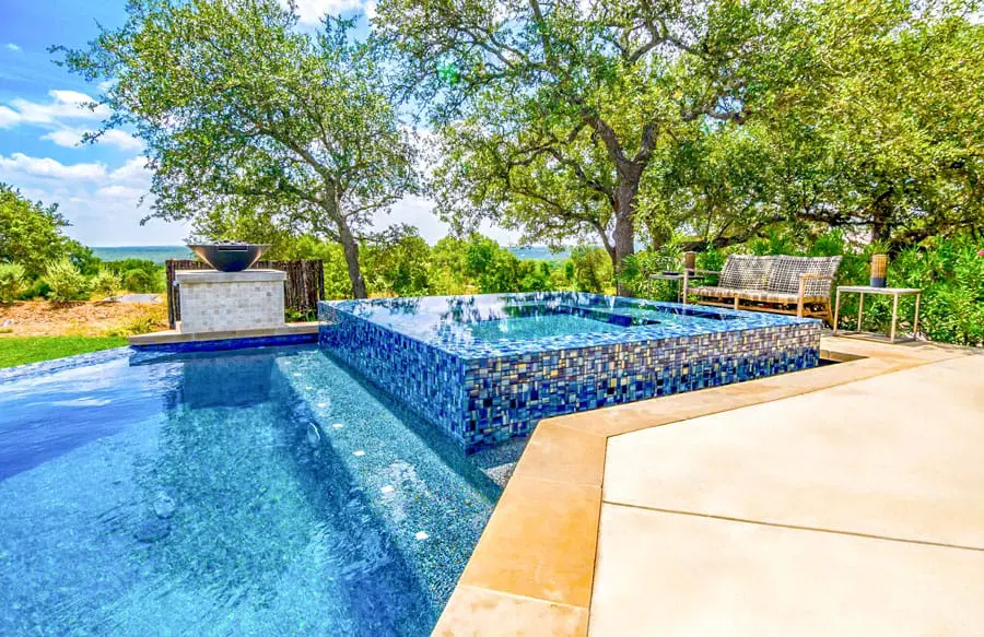 Showcasing custom swimming pools in Round Rock areas
