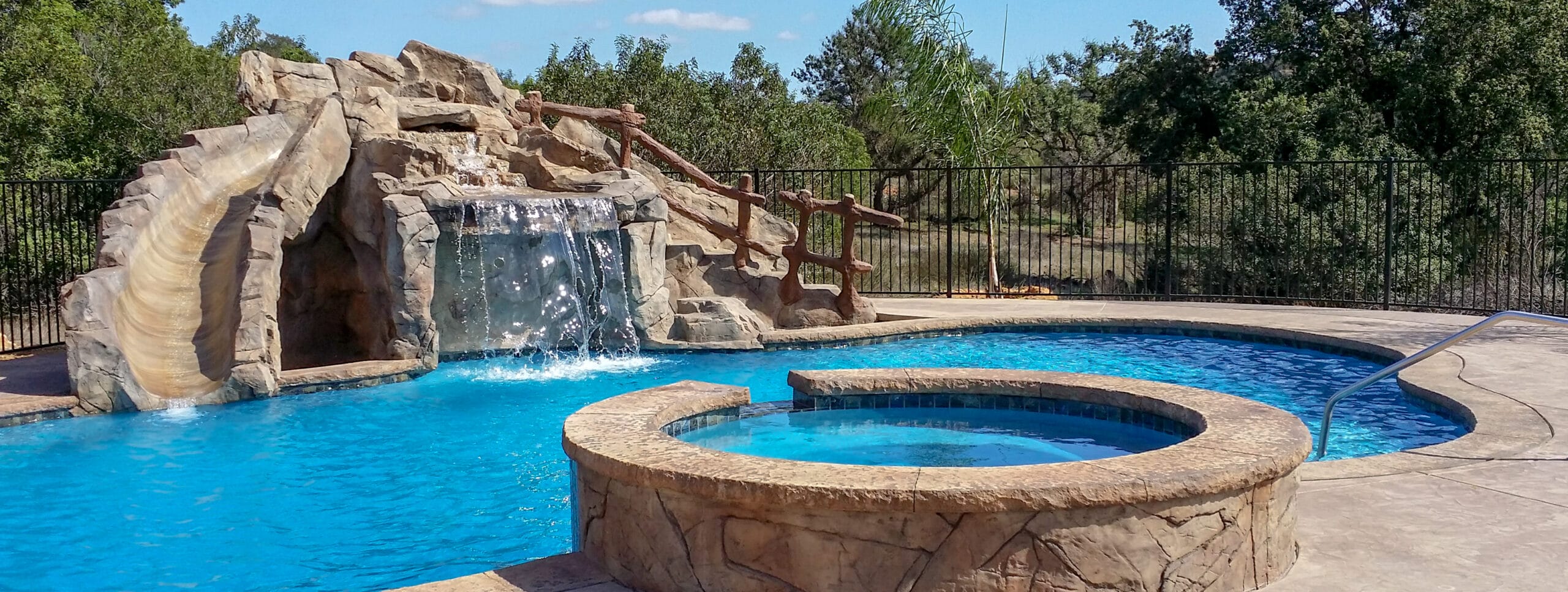 Custom swimming pool design banner in Temecula