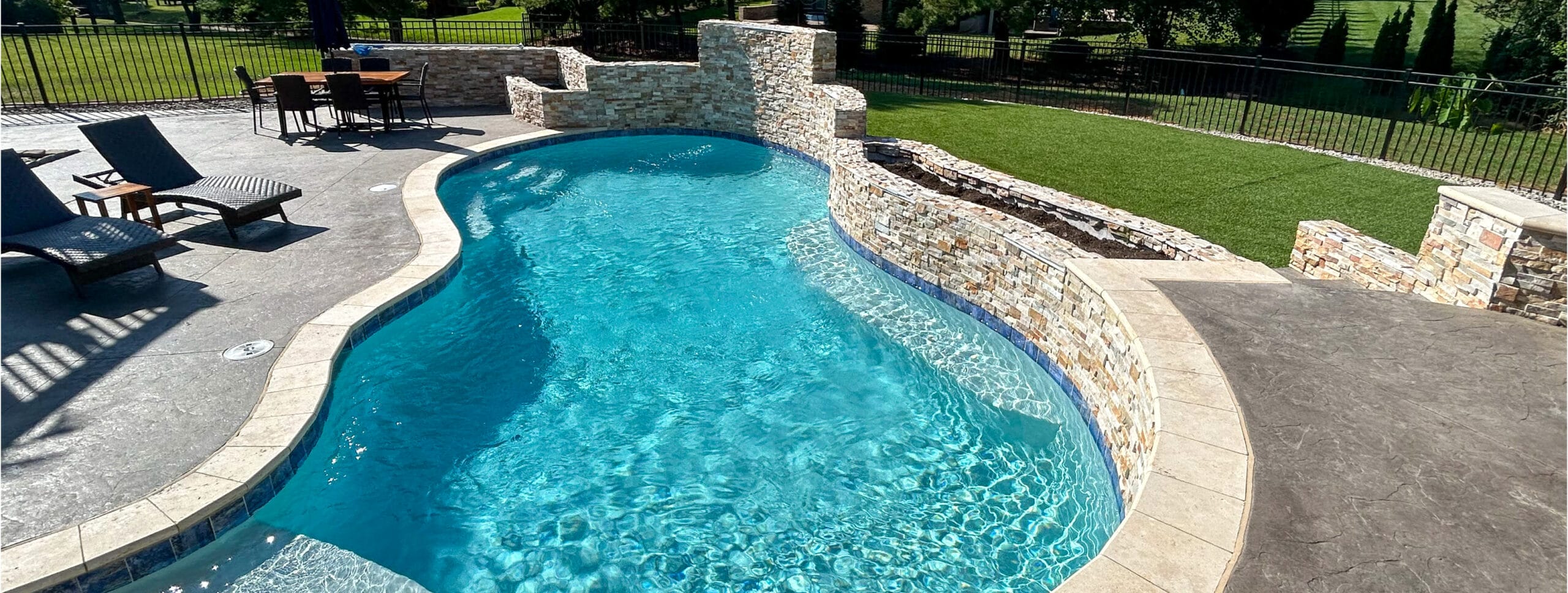 Building custom Louisville swimming pool spaces