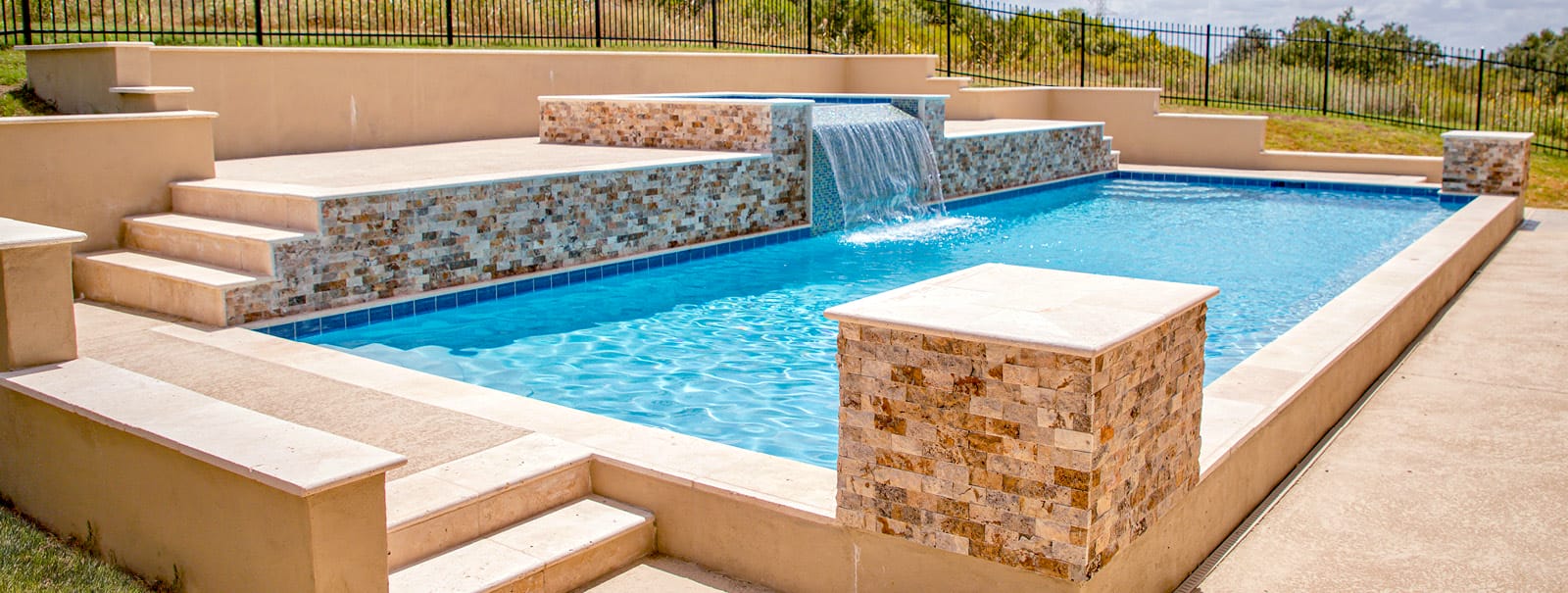 Building elegant swimming pools in Round Rock areas