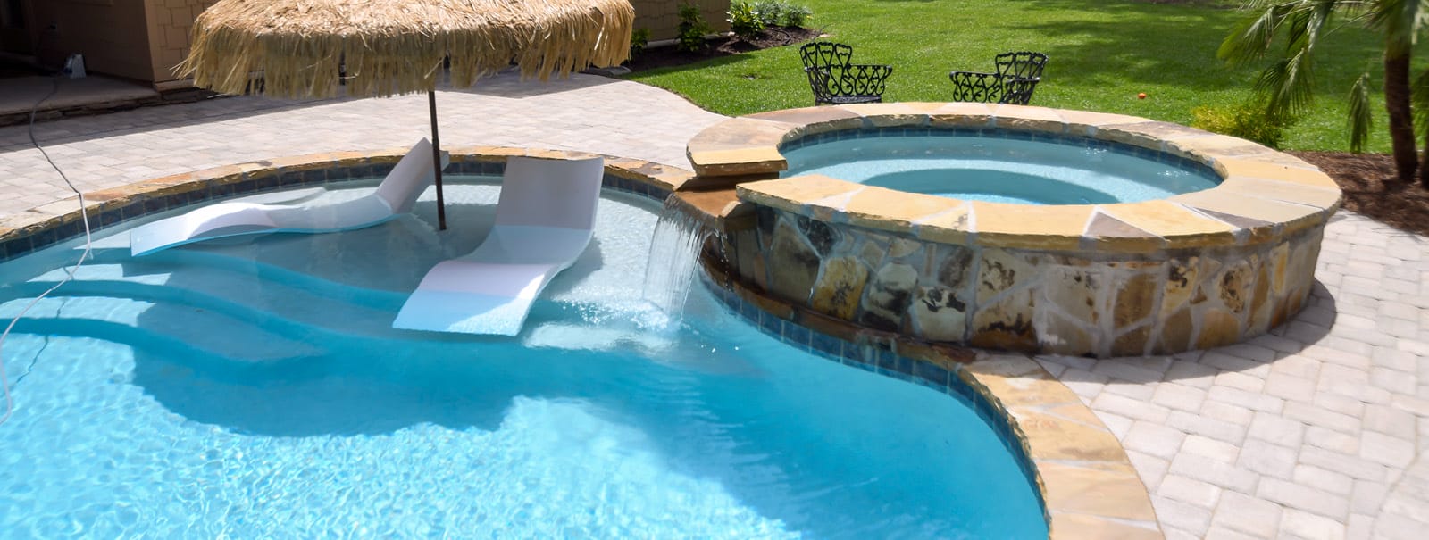 Creating Jacksonville pools with outdoor living features