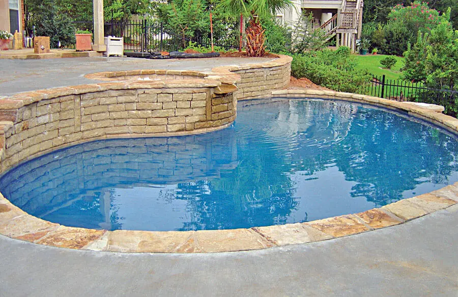 Showcasing residential pool designs in Mobile