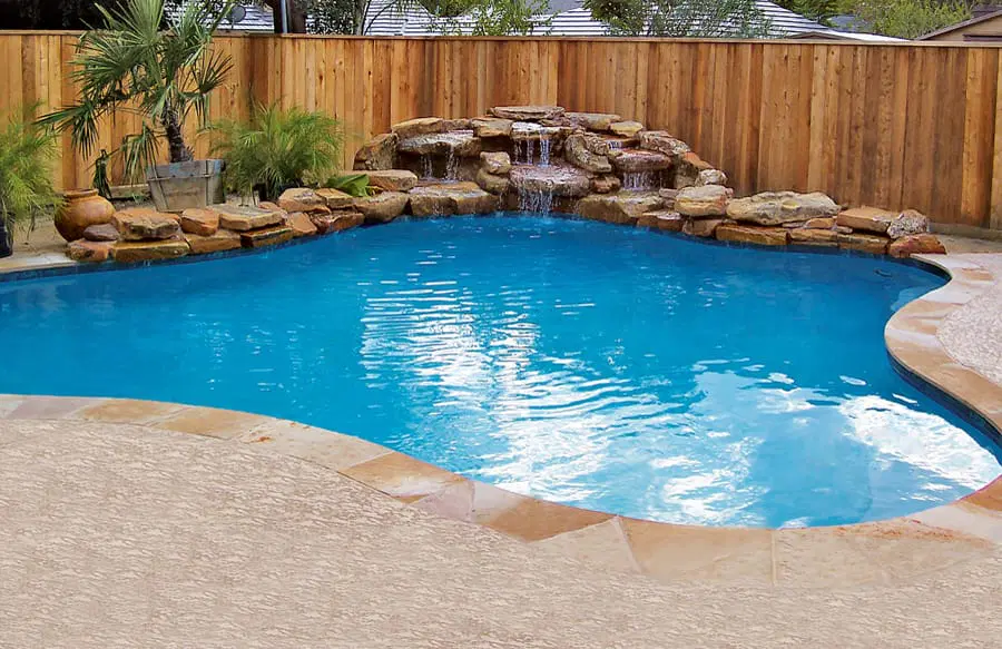 Creating relaxing swimming pool spaces in Clear Lake