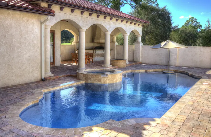 Building Jackson MS inground pools with custom designs
