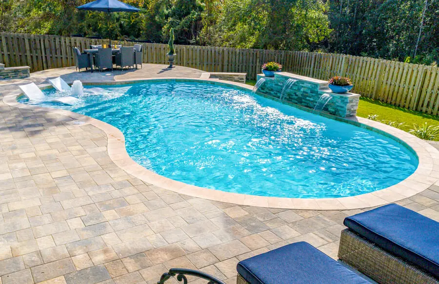 Designing custom swimming pools in Mobile