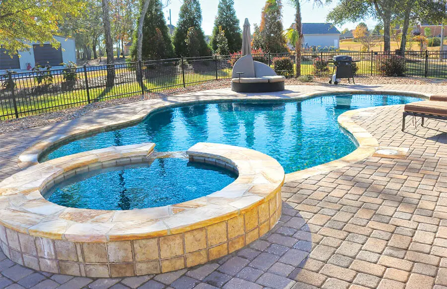 Building Huntsville backyard pools with custom designs