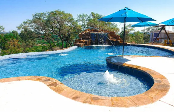 Luxury San Antonio inground swimming pool with modern design