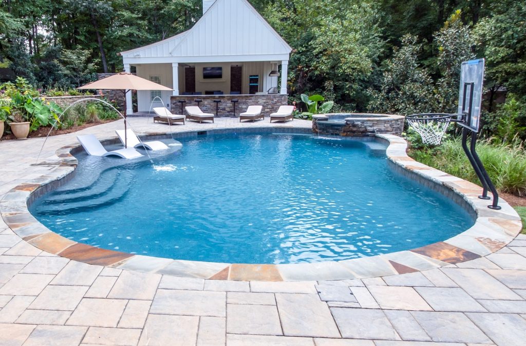 gunite-pool-with-tanning-ledge.jpg