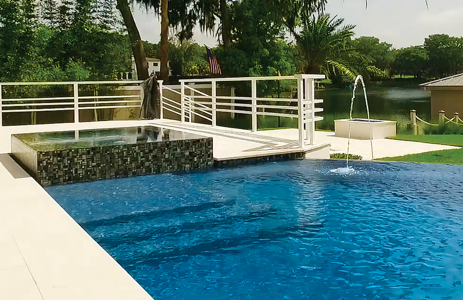 square-rimflow-spa-on-pool