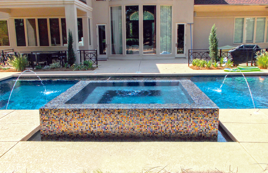 square-rimflow-spa-with-glass-tile